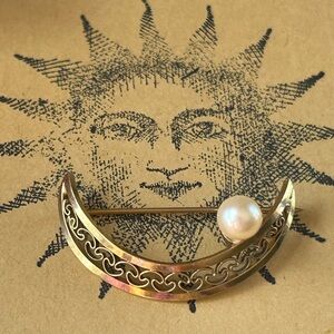 VINTAGE 12k Gold Filled Stamped Crescent Moon & Pearl Brooch